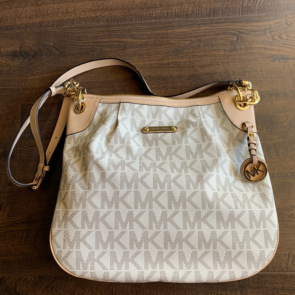 NWT Michael Kors Vanilla Jet Set Purse